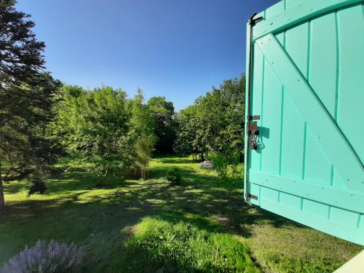 Chambre soignée et accueillante à la campagne - Ch Rouge L'Honor-de-Cos Exterior foto